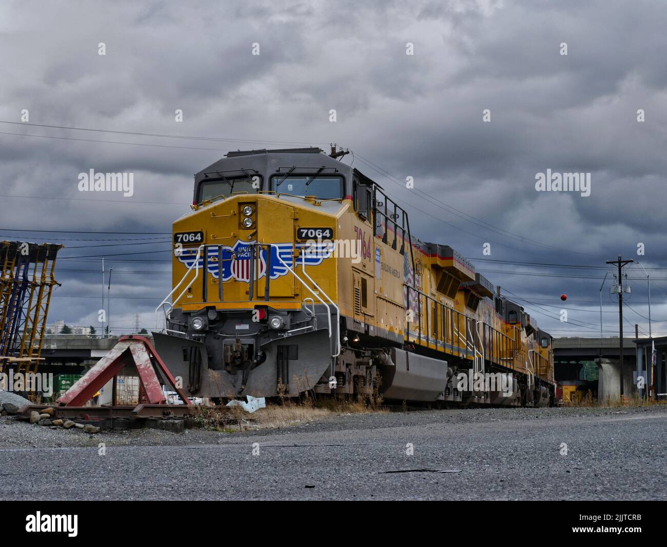 Une locomotive diesel garée au dépôt de Seattle, WA Banque D'Images