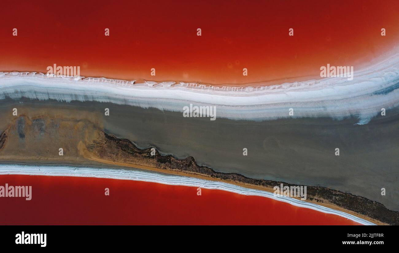 Red Salt Lake en Crimée, vue aérienne Banque D'Images