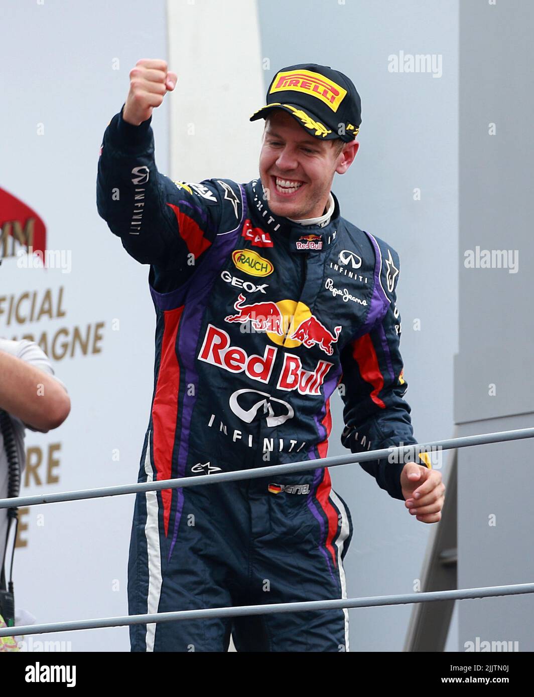 Photo du dossier datée du 08-09-2013 de Sebastian Vettel de Red Bull Racing après le Grand Prix d'Italie. Sebastian Vettel, quatre fois champion du monde, a annoncé qu'il quittera la Formule 1 à la fin de la saison. Date de publication : jeudi 28 juillet 2022. Banque D'Images