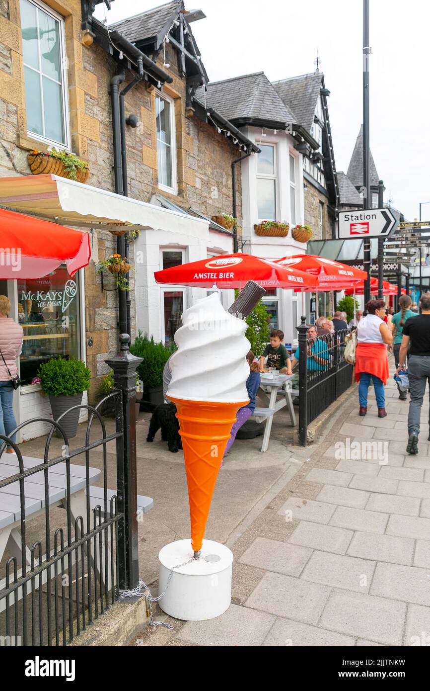 Magasin de crème glacée à Pitlochry, Écosse, Royaume-Uni, été 2022 Banque D'Images