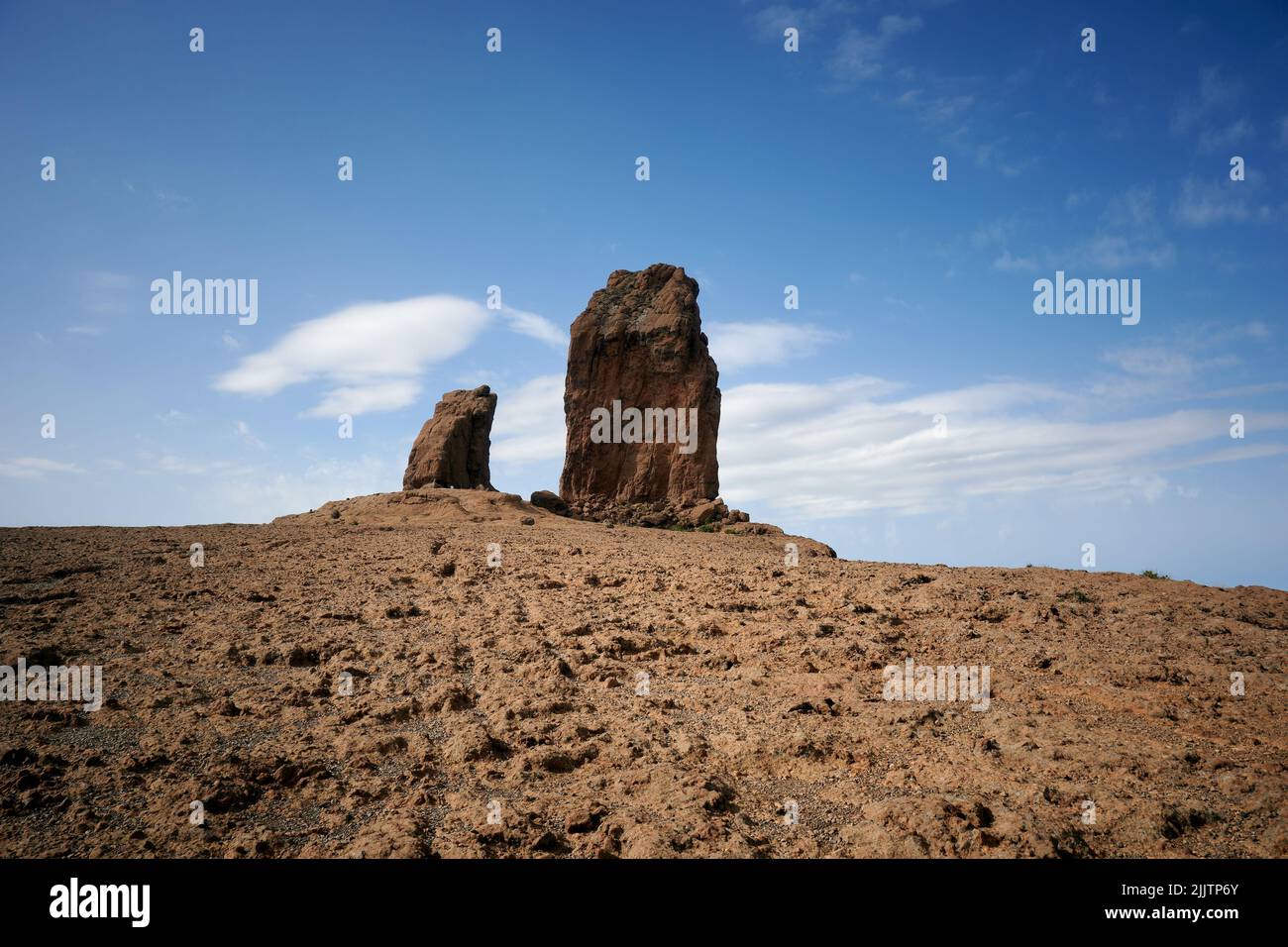 Une vue panoramique de Roque Nublo contre le ciel bleu à Gran Canaria, Espagne Banque D'Images