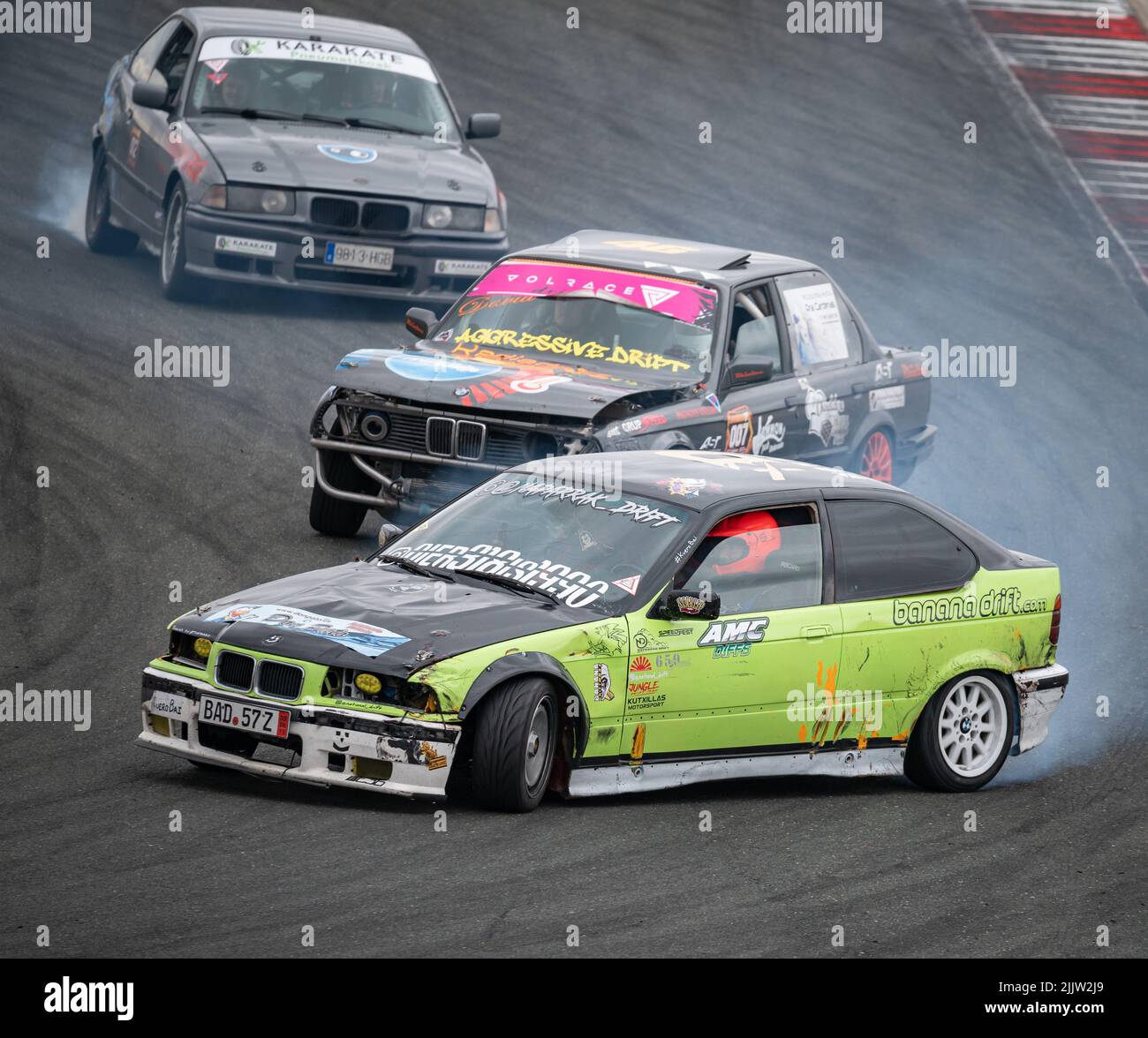 La BMW E36 verte dérive sur le circuit de Navarre Banque D'Images