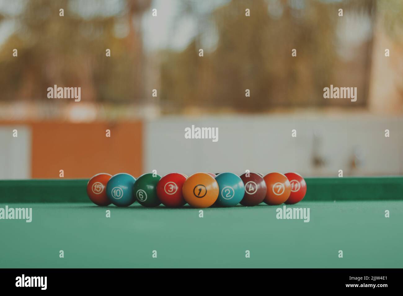 balles alignées sur la table de billard Banque D'Images