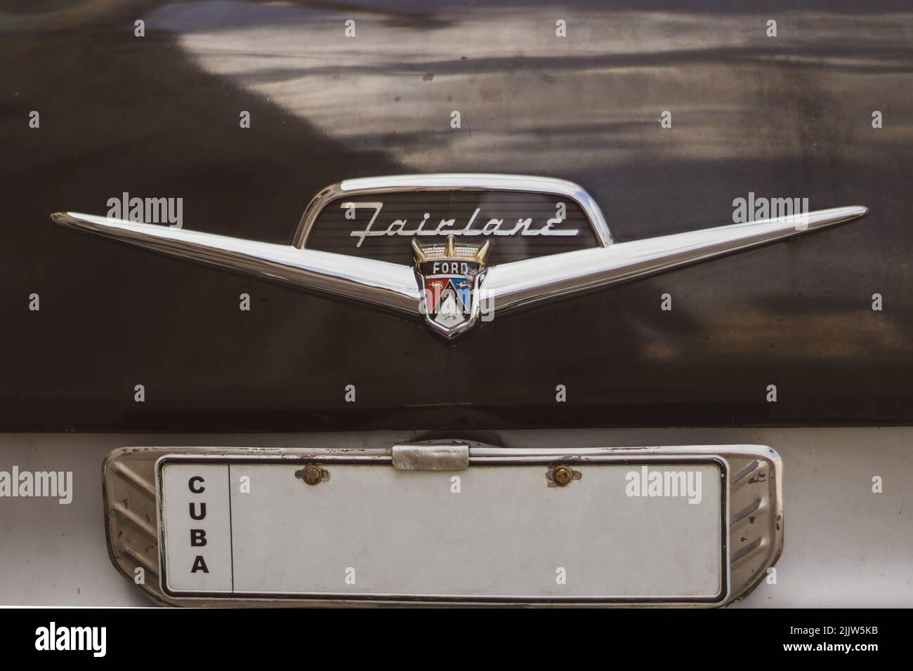 Gros plan sur le logo d'une voiture Ford rétro Banque D'Images