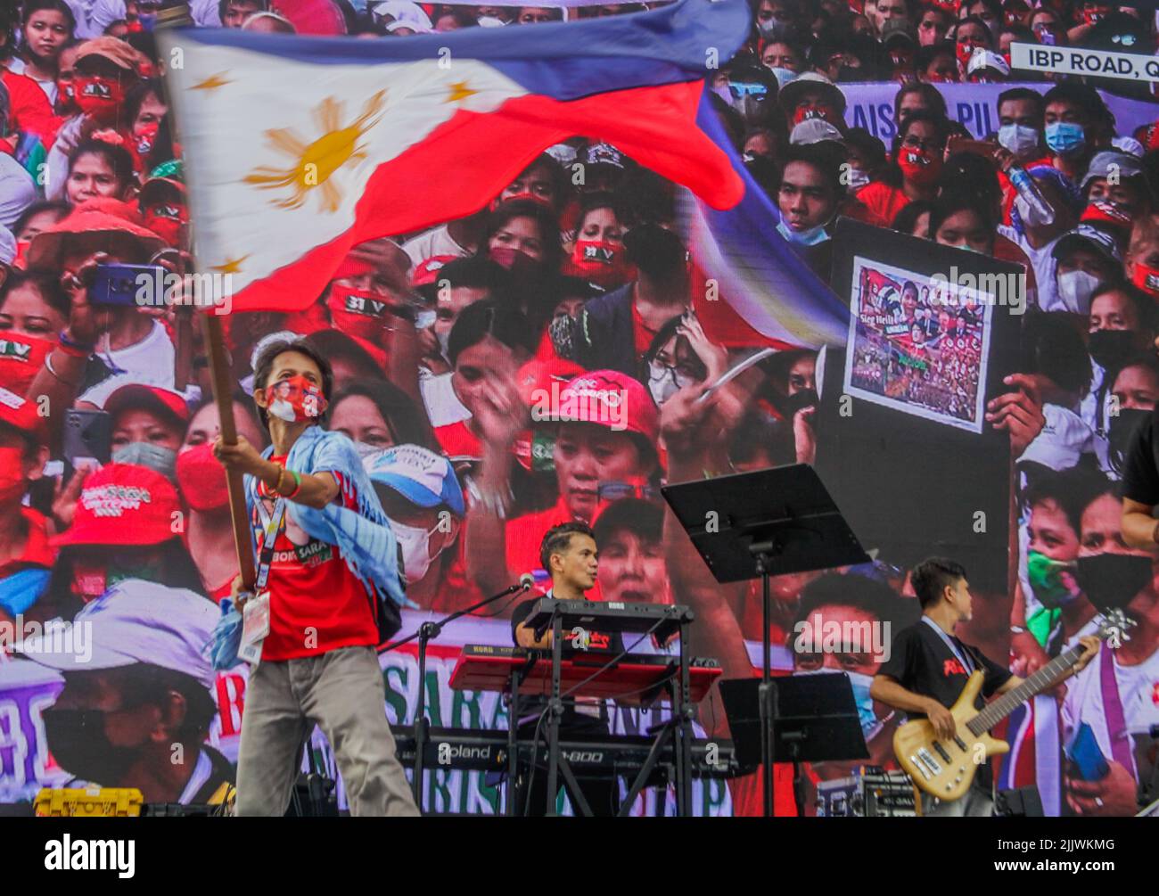 Quezon City, Philippines. 25th juillet 2022. Les partisans du Président Ferdinand Romualdez Marcos Jr., se sont réunis à l'extérieur du complexe Batasan Pampansa pour soutenir son premier discours sur l'État de la nation dans la salle plénière de la Chambre des représentants des Philippines. (Photo de EDD Castro/Pacific Press/Sipa USA) crédit: SIPA USA/Alay Live News Banque D'Images