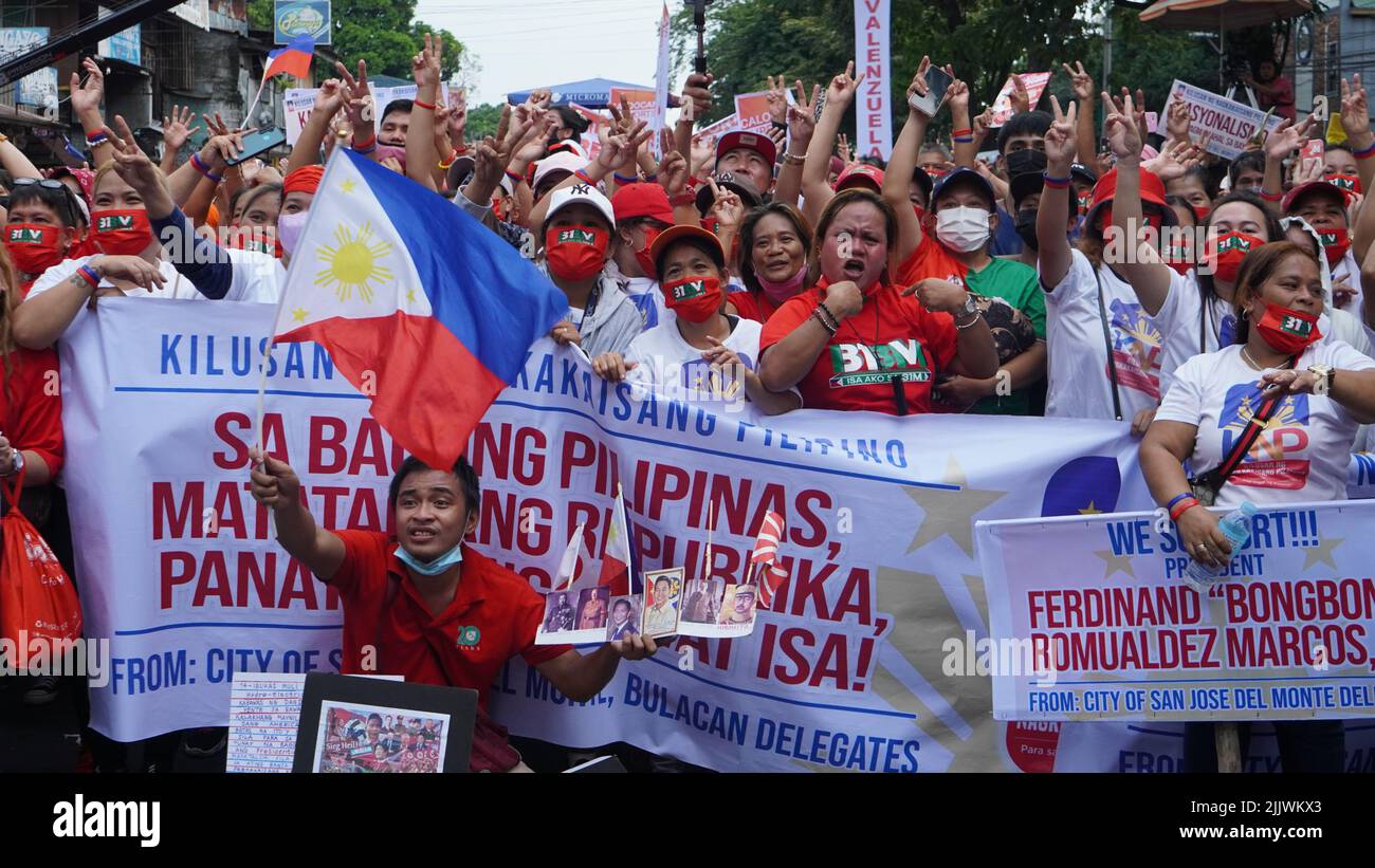 Quezon City, Philippines. 25th juillet 2022. Les partisans du Président Ferdinand Romualdez Marcos Jr., se sont réunis à l'extérieur du complexe Batasan Pampansa pour soutenir son premier discours sur l'État de la nation dans la salle plénière de la Chambre des représentants des Philippines. (Photo de EDD Castro/Pacific Press/Sipa USA) crédit: SIPA USA/Alay Live News Banque D'Images