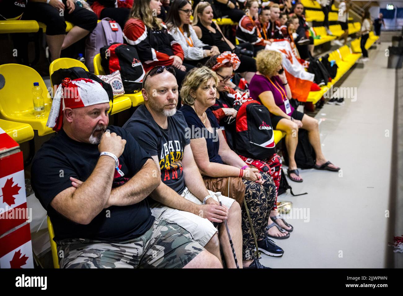 2022-07-28 14:17:59 EINDHOVEN - audience pendant le premier jour de la Baton Twirling World Cup. Les athlètes font divers exercices de gymnastique et de danse à la musique rythmique le bâton, un type spécial de bâton. ANP ROB ENGELAR pays-bas sortie - belgique sortie Banque D'Images