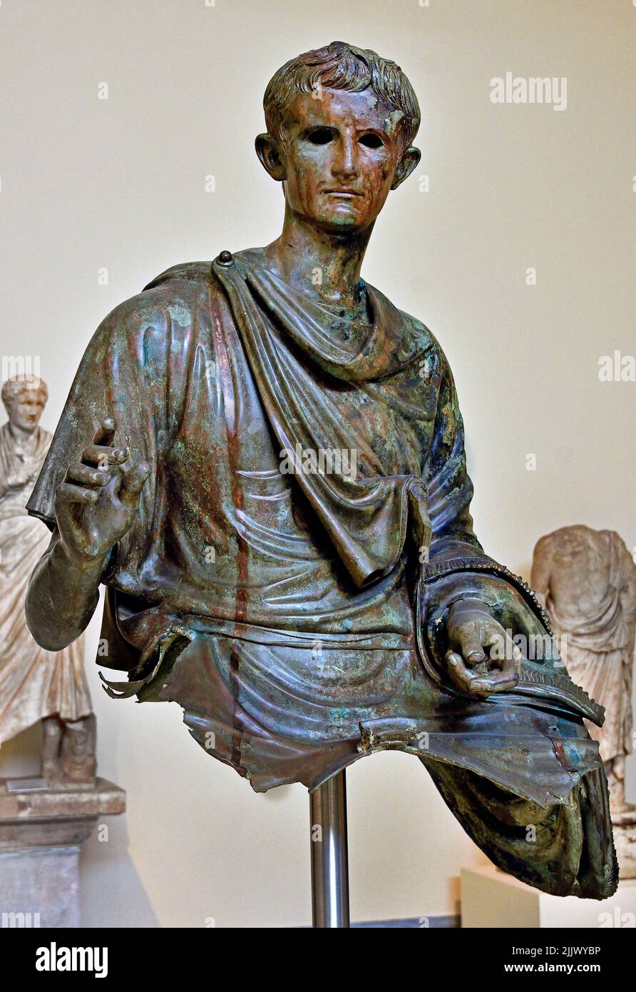 Statue de bronze romain, empereur romain Auguste, 12-10 av. J.-C., trouvée dans la mer d'Agéan, île d'Euboea, Musée archéologique national d'Athènes. Banque D'Images