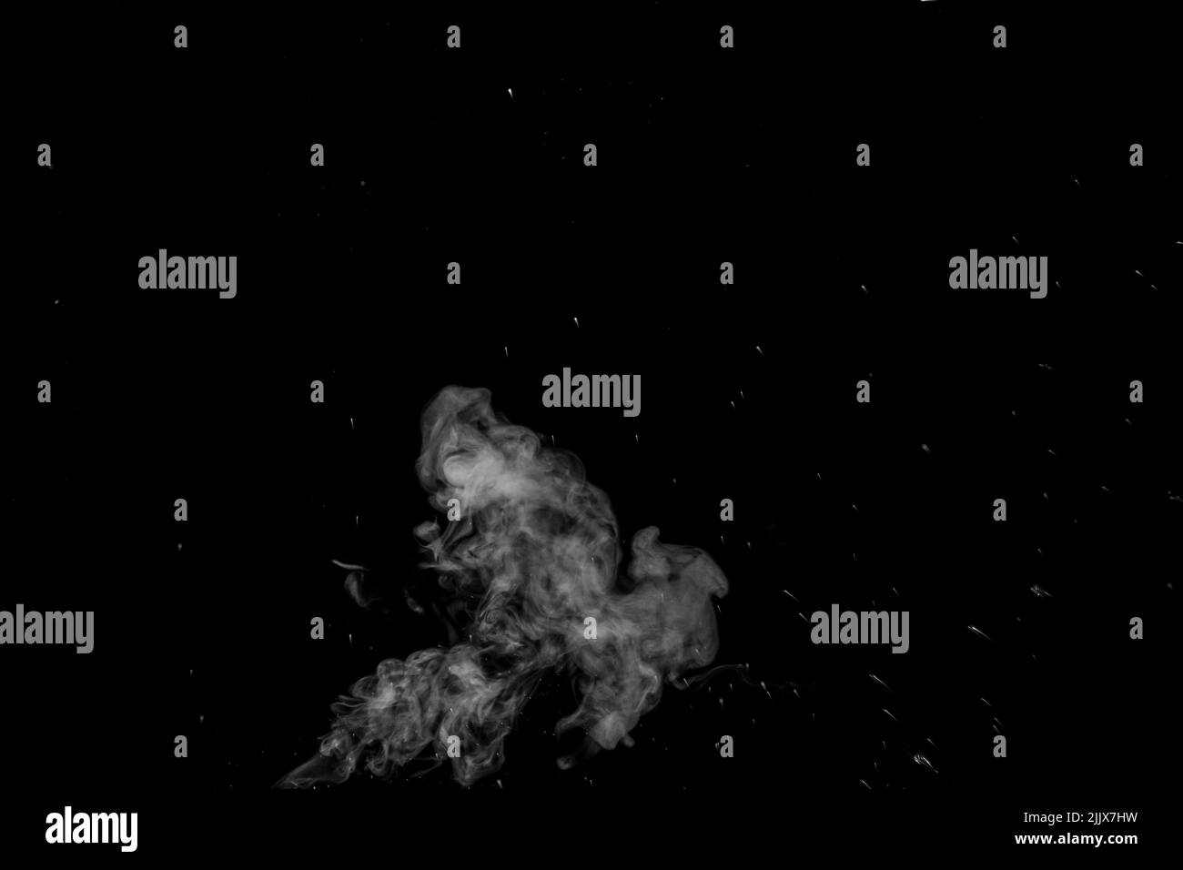 Vapeur blanche, fumée sur fond noir pour ajouter à vos photos. Fumée parfaite, vapeur, parfum, encens pour vos photos. Créer des photos mystiques. AB Banque D'Images