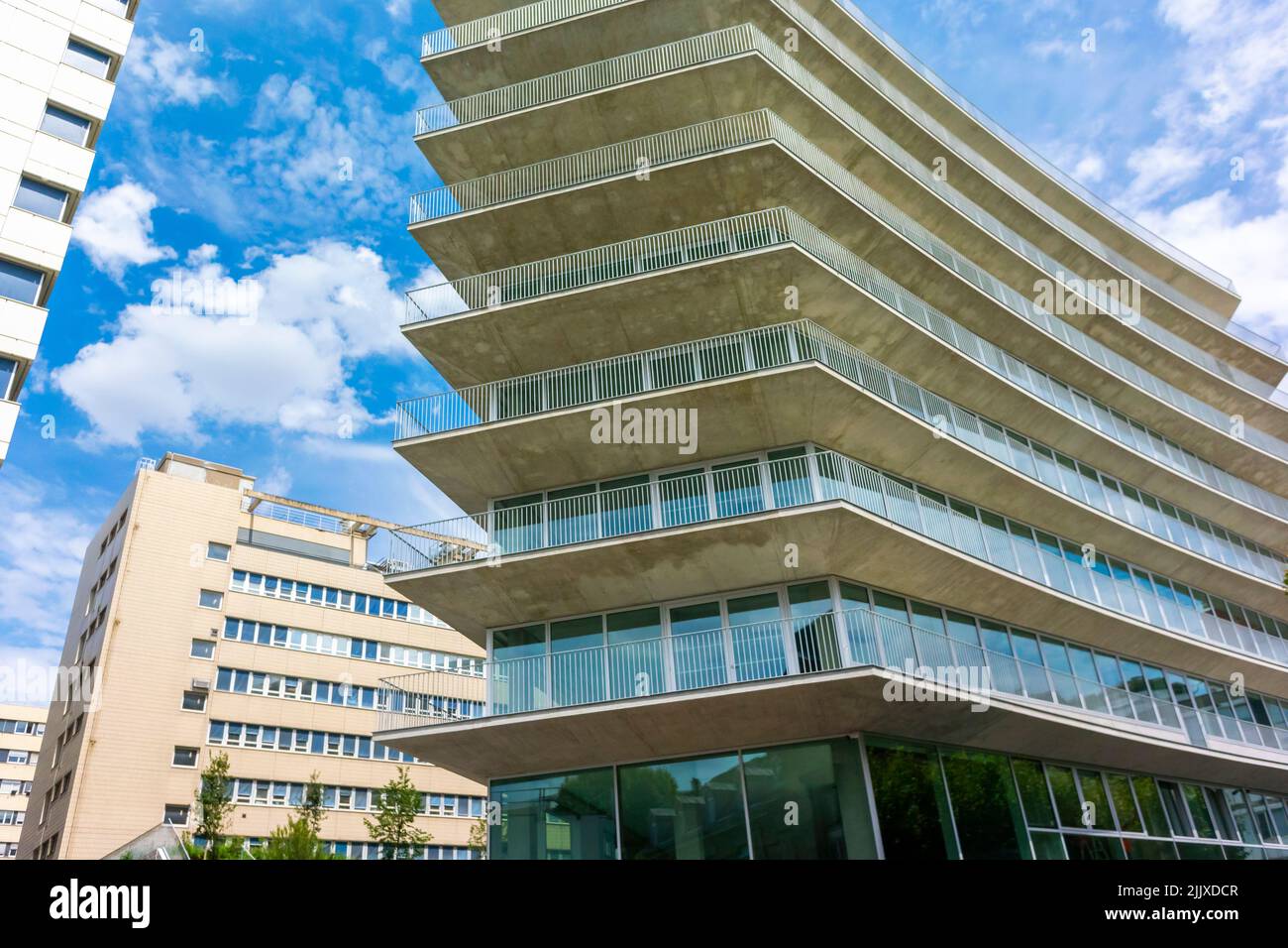 Paris, France, Hôpital public français, Hôpital Saint Antoine, Nouveau bâtiment de verre, architecture moderne dépenses publiques en France Banque D'Images
