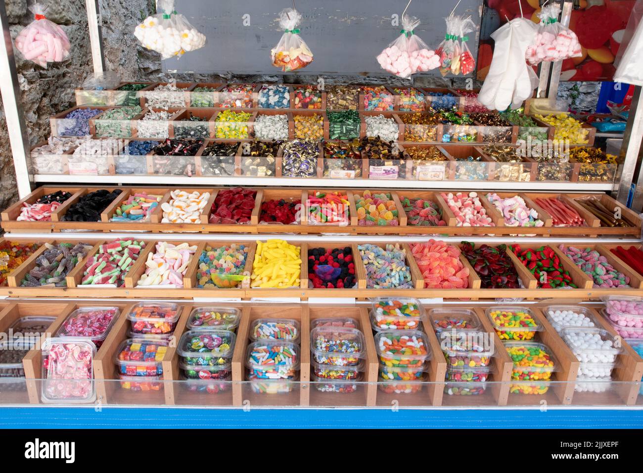 Sweet stall dans le marché de Comillas Banque D'Images