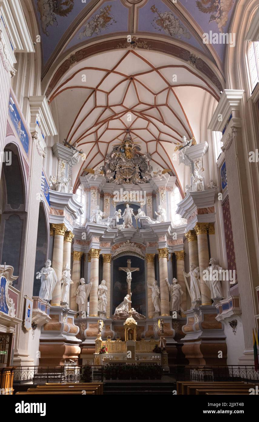 Intérieur de la basilique de la cathédrale de Kaunas, une basilique de la cathédrale catholique architecture gothique et sculptures de with15th siècles, vieille ville de Kaunas, Kaunas Lituanie Banque D'Images