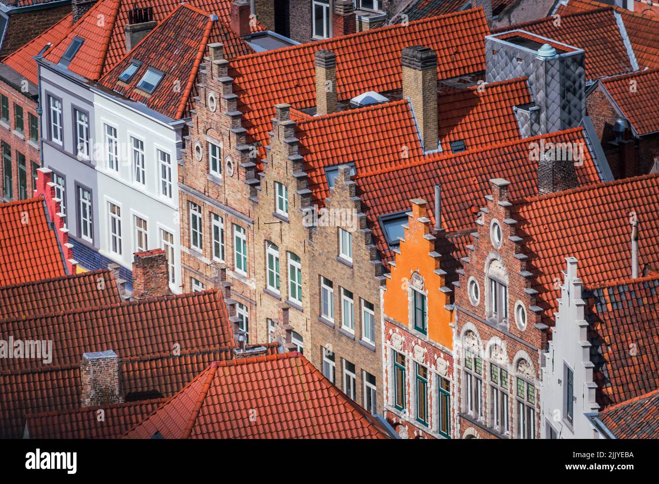 Au-dessus de Bruges bâtiments d'architecture flamande façades motif, Belgique Banque D'Images