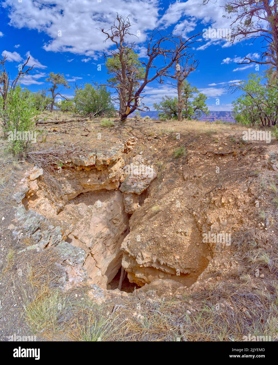 Un gouffre au bord du Grand Canyon en Arizona. Situé à l'ouest de la vue sur les lits jumeaux. Banque D'Images