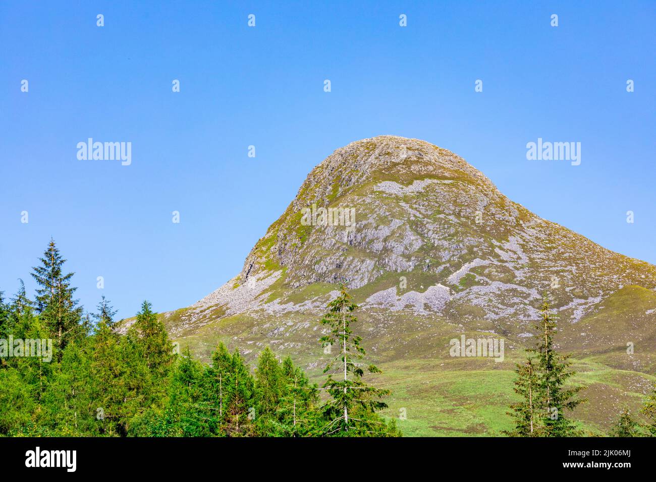 Le Pap de Glen COE est une montagne du côté nord de Glencoe, dans les Highlands d'Écosse. Il se trouve à l'extrémité ouest de la crête d'Aonach Eagach Banque D'Images