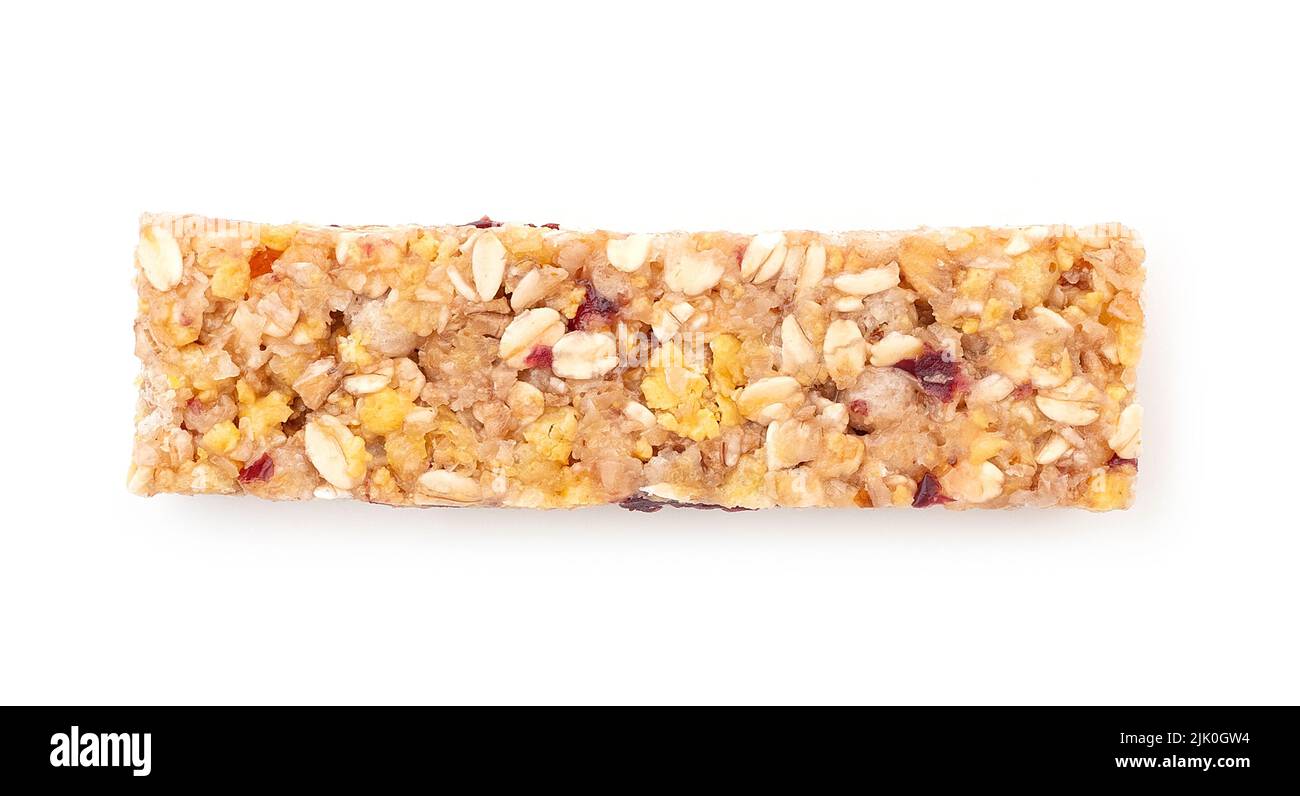 Bar à muesli doux avec miel, baies et noix isolées sur blanc, vue de dessus Banque D'Images