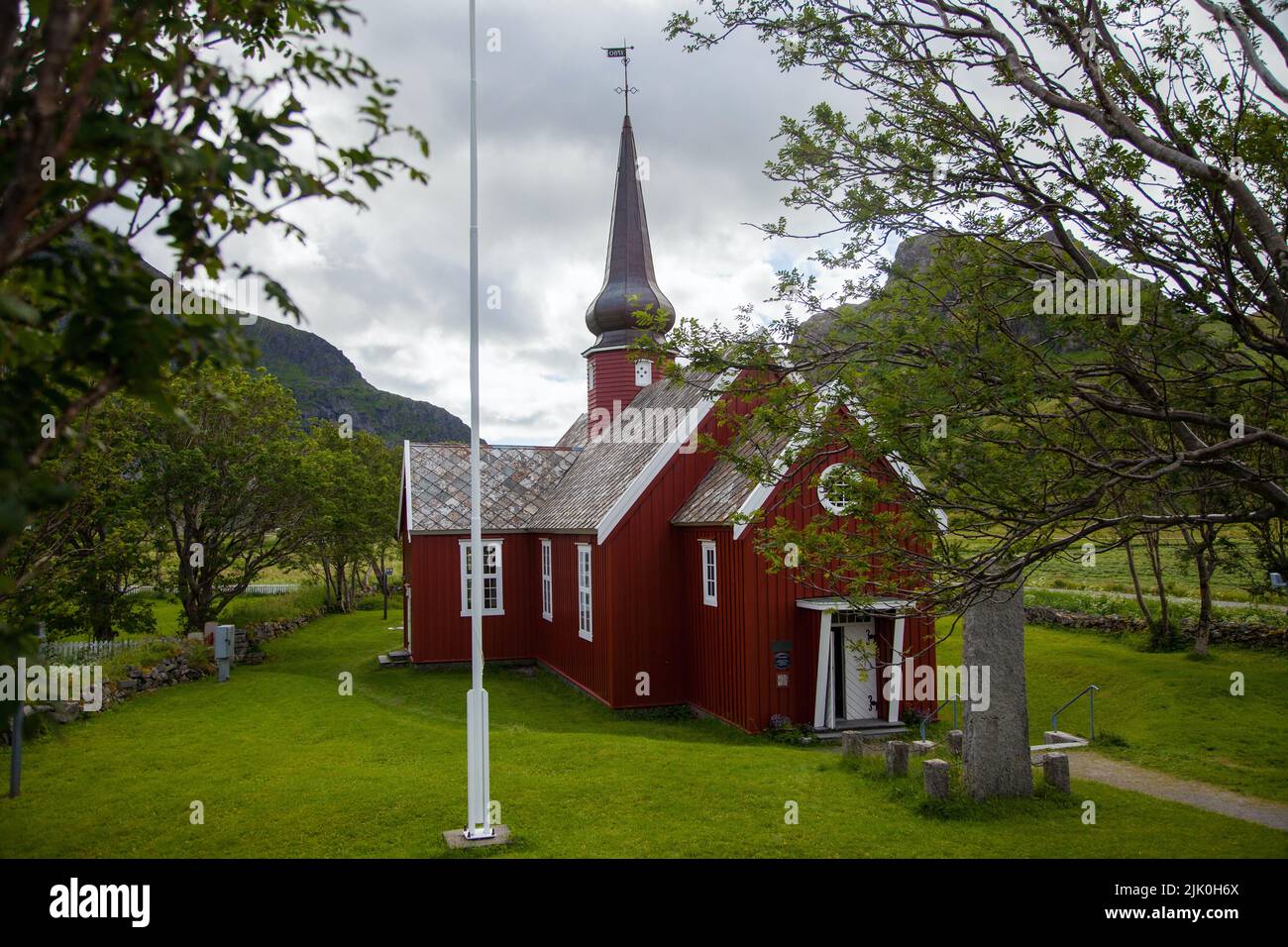 Église Flakstad dans les îles Lofoten en Norvège Banque D'Images
