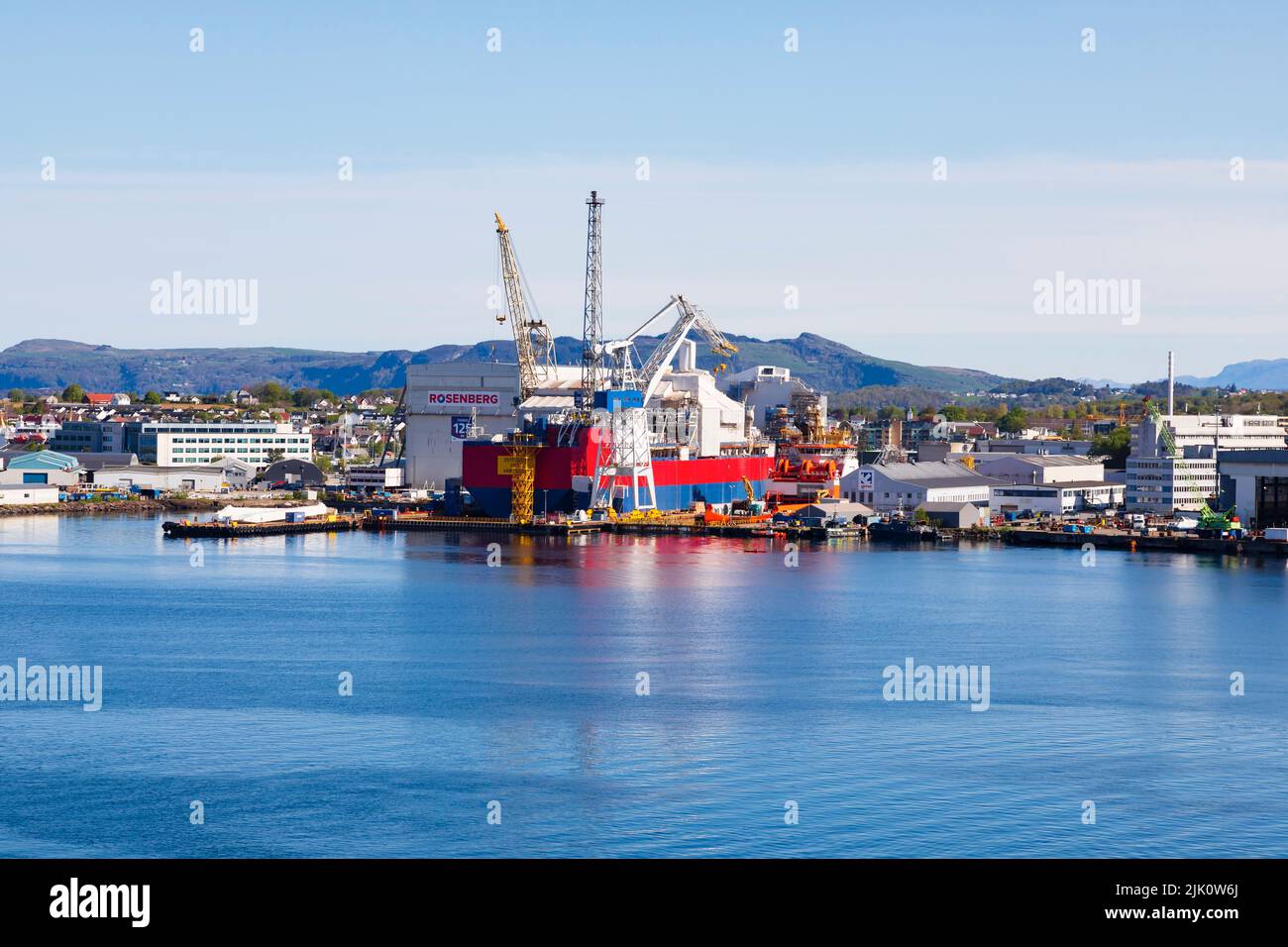 Worley Rosenberg et les chantiers navals de GMC et les quais secs avec des navires en cours de réparation. Stavanger, Norvège Banque D'Images