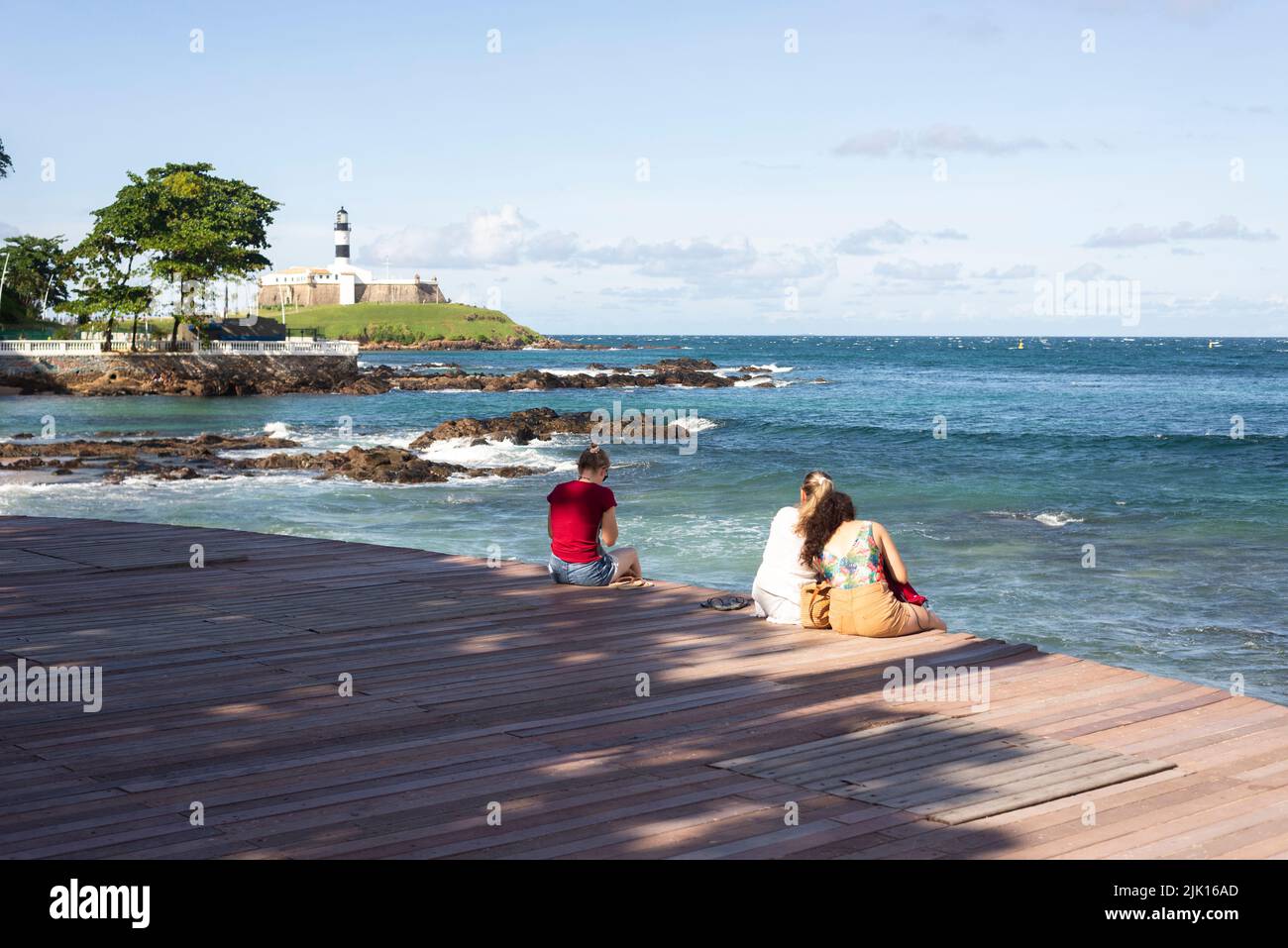 Salvador, Bahia, Brésil - 04 juin 2022: Vue de loin de Farol da Barra, ville de carte postale de Salvador, Bahia, Brésil. Banque D'Images