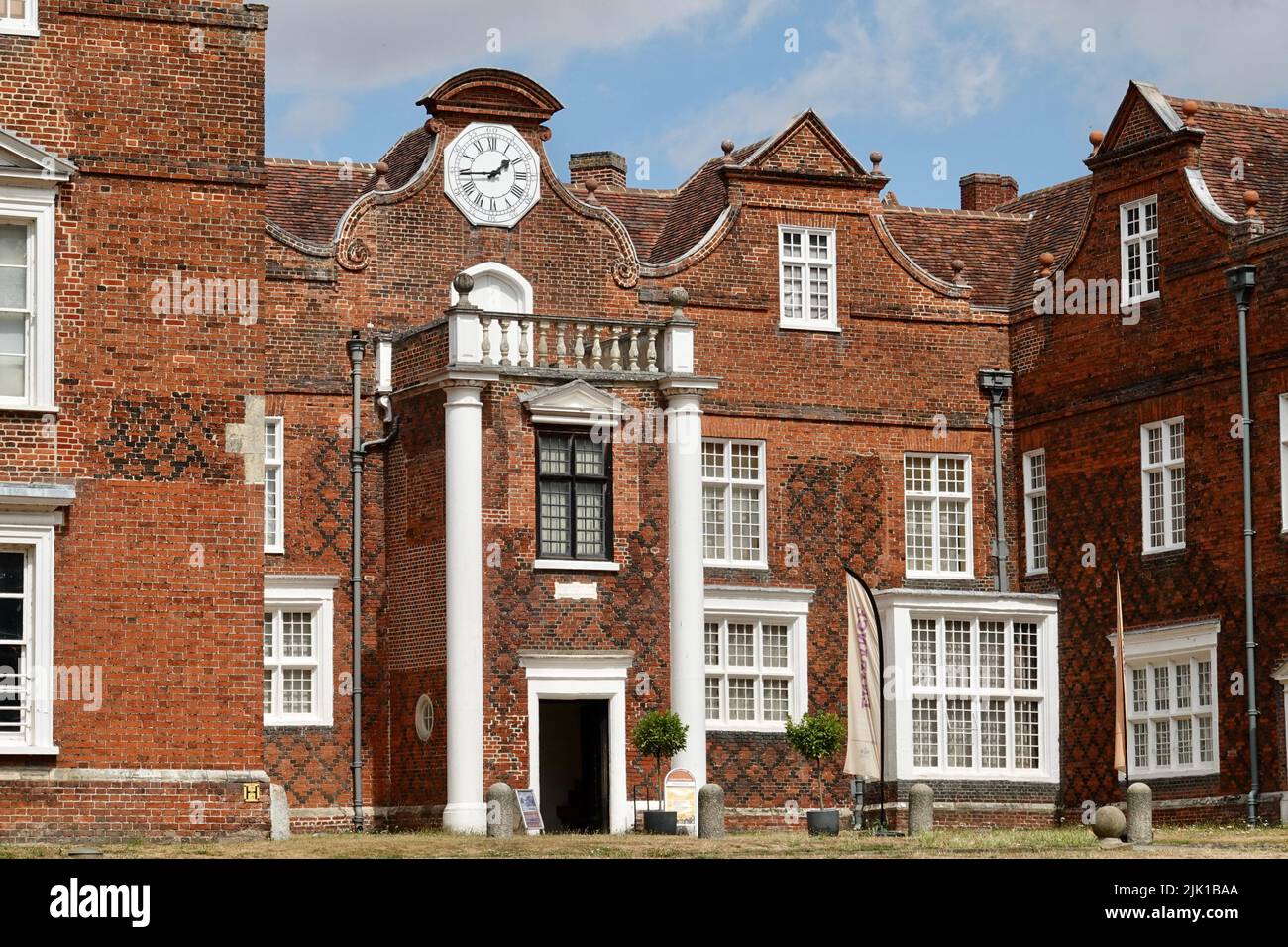 Ipswich, Suffolk, Royaume-Uni - 29 juillet 2022 : Christchurch Park dans un après-midi d'été chaud. Le manoir. Banque D'Images