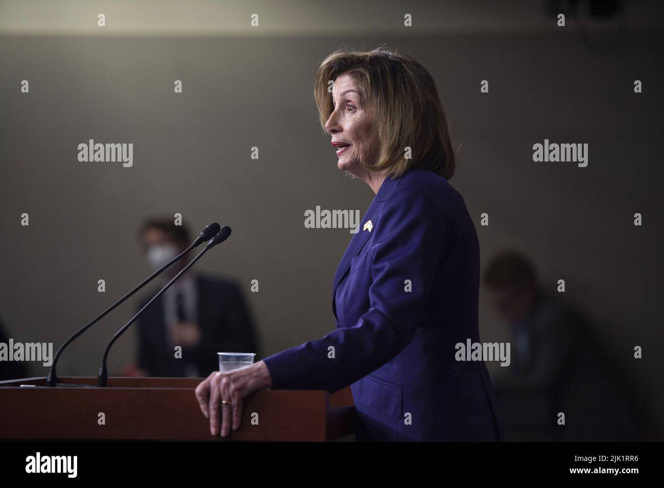 Washington DC, États-Unis. 29th juillet 2022. La Présidente de la Chambre Nancy Pelosi, D-CA, parle lors de sa conférence de presse hebdomadaire avant le congé du mois d'août au Capitole des États-Unis à Washington, DC, vendredi, 29 juillet 2022. Photo de Bonnie Cash/UPI Credit: UPI/Alay Live News Banque D'Images