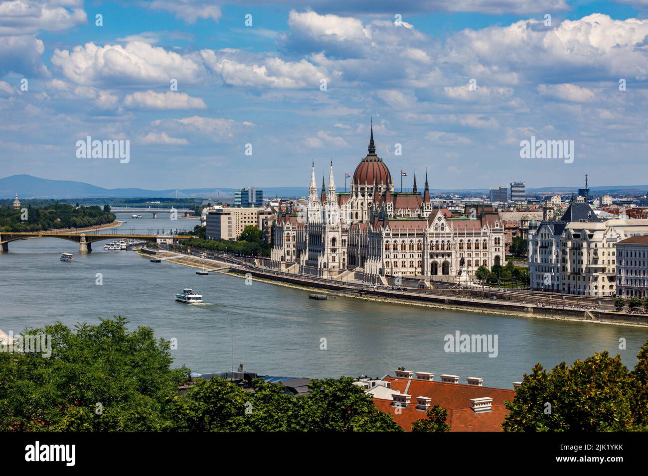 La ville de Budapest avec le bâtiment du Parlement Banque D'Images