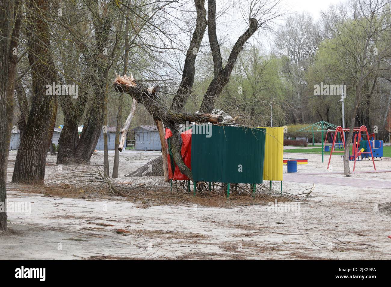 Infrastructure détruite sur la plage après le bombardement des envahisseurs russes Banque D'Images