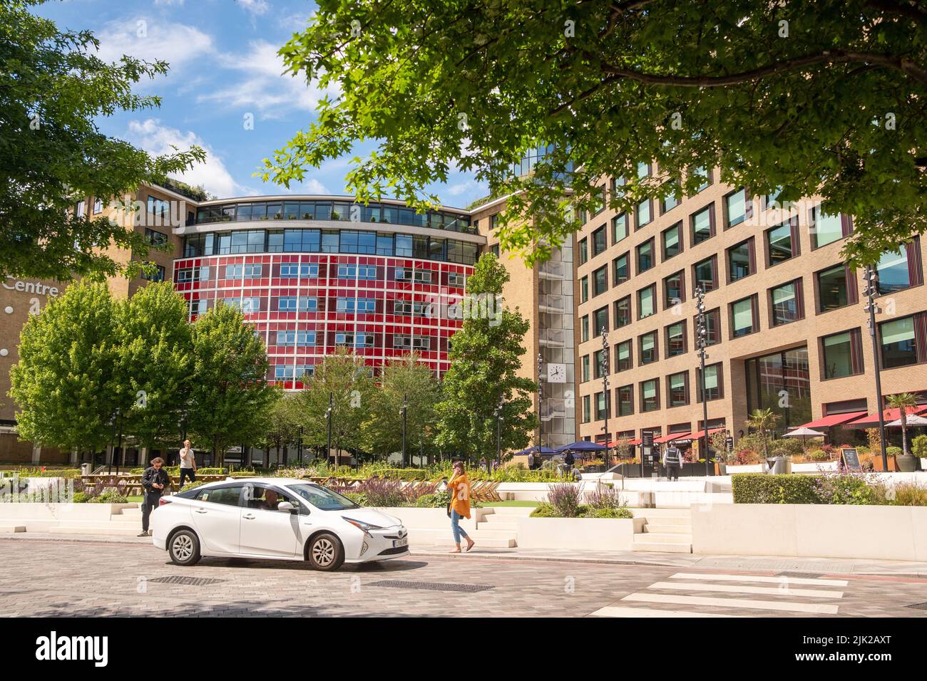 Londres, juillet 2022 : Centre de télévision de White City, un nouveau complexe de maisons et bureaux réaménagé, anciennement le siège de la BBC Banque D'Images