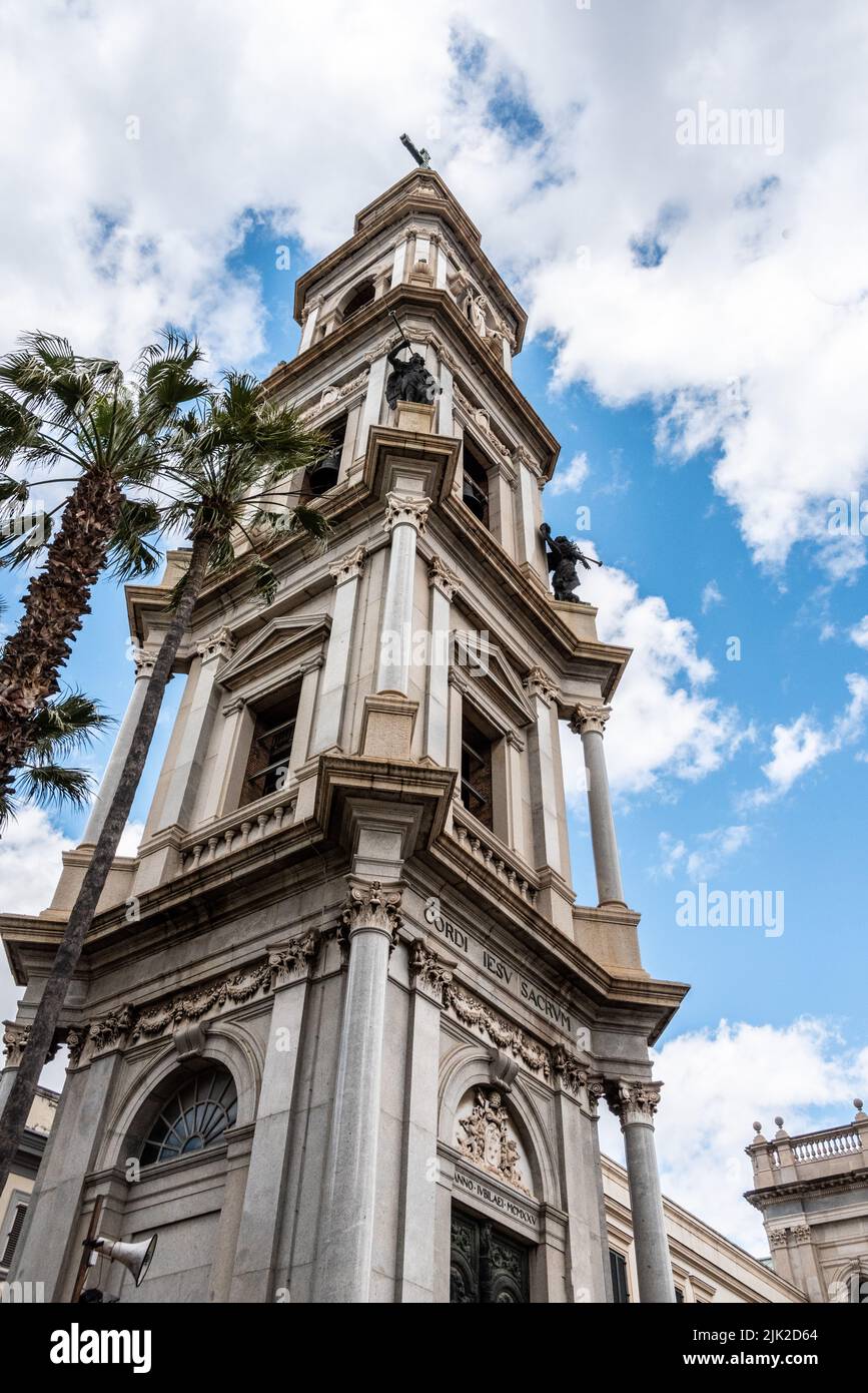 Célèbre église de pèlerinage Temple de notre Dame du Rosaire à Pompéi, dans le sud de l'Italie Banque D'Images