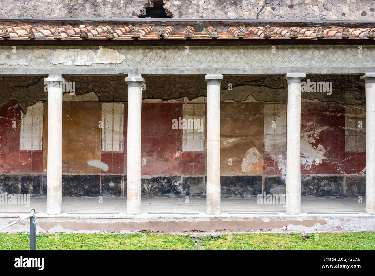 Belle façade de la célèbre Villa Oplontis près de Pompéi, dans le sud de l'Italie Banque D'Images