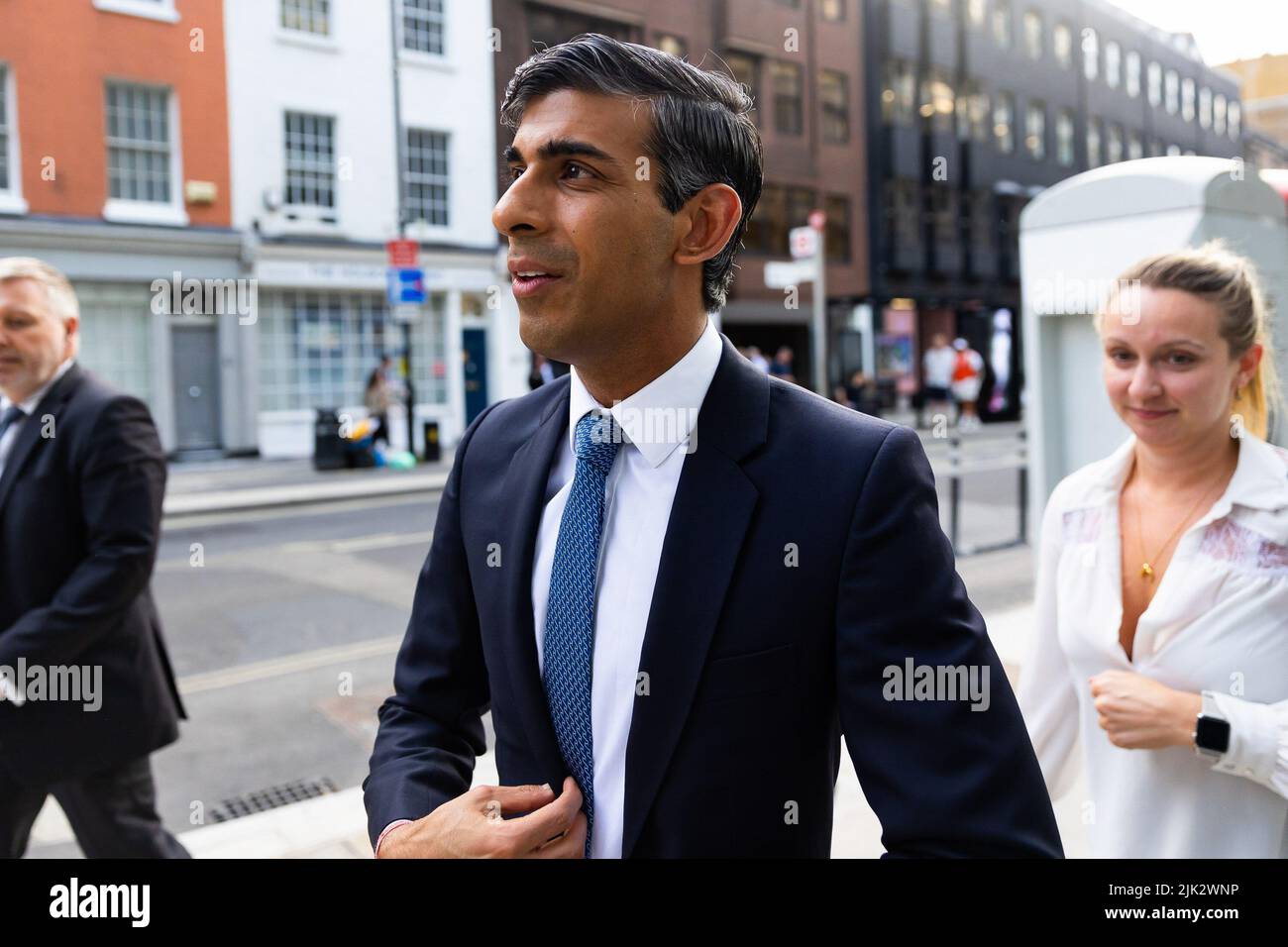 Londres, Royaume-Uni. 29th juillet 2022. L'ancien chancelier et candidat à la direction conservatrice Rishi Sunak arrive aux studios ITN de Londres avant une entrevue avec Andrew Neil. Crédit : SOPA Images Limited/Alamy Live News Banque D'Images