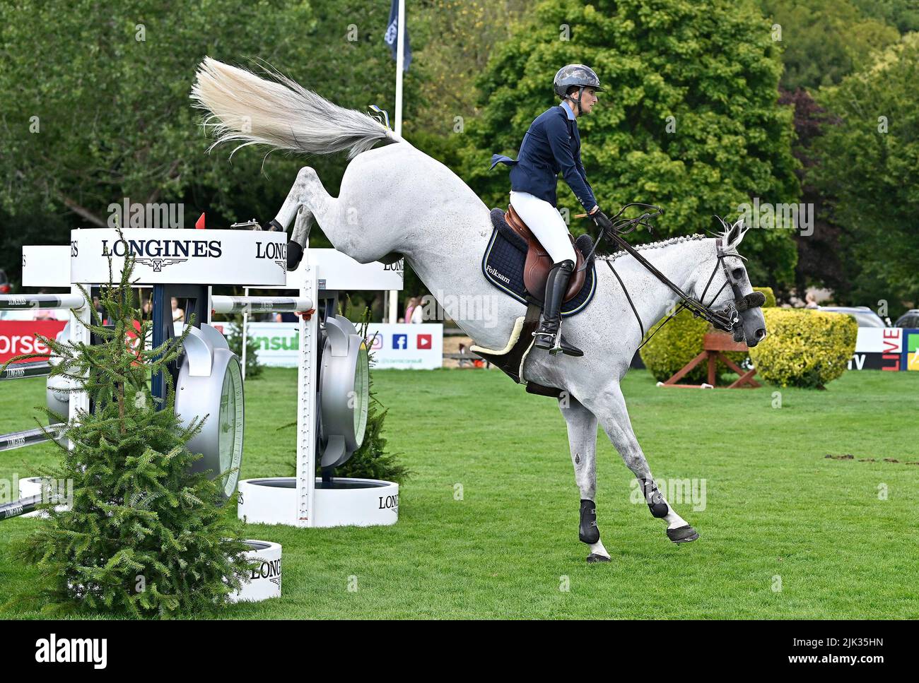 Hassocks, Royaume-Uni. 29th juillet 2022. Spectacle équestre international Longines Royal. Champ de foire de Hickstead. Tracas. Wilma Hellstrom (SWE) à cheval CICDI BJN pendant la coupe des nations de saut de la FEI de Longines en Grande-Bretagne. Credit: Sport en images/Alamy Live News Banque D'Images