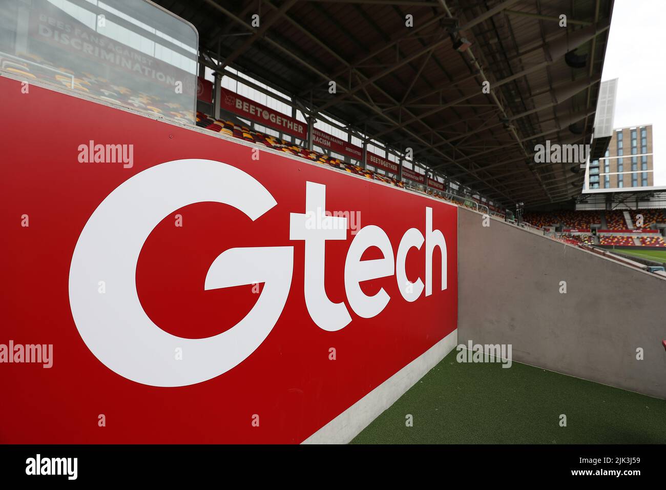 GTech Community Stadium, Londres, Royaume-Uni. 30th juillet 2022. Le football d'avant-saison, Brentford versus Real Betis ; la marque Gtech à l'intérieur du nouveau stade de la communauté Gtech après que Brentford ait conclu un nouveau partenariat de dix ans entre Stadium Right et Gray Technology (Gtech). Crédit : action plus Sports/Alamy Live News Banque D'Images