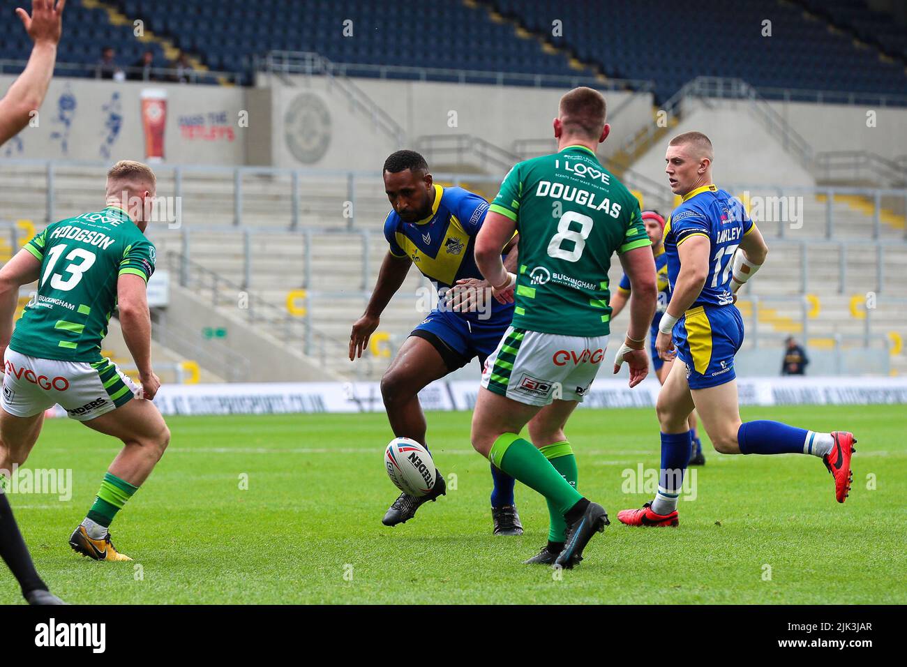 Leeds, Royaume-Uni. 30th juillet 2022. Londres Wellington Albert a donné un coup de pied lors du match de championnat Summer Bash Betfred entre London Broncos et Sheffield Eagles au stade Headingley, Leeds, Royaume-Uni, le 30 juillet 2022. Photo de Simon Hall. Utilisation éditoriale uniquement, licence requise pour une utilisation commerciale. Aucune utilisation dans les Paris, les jeux ou les publications d'un seul club/ligue/joueur. Crédit : UK Sports pics Ltd/Alay Live News Banque D'Images