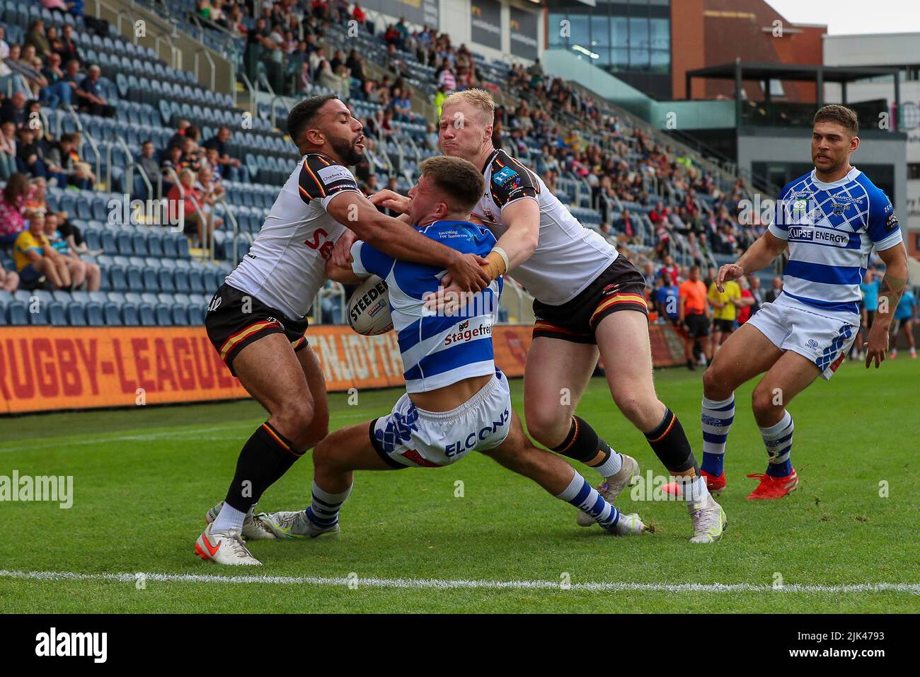 Leeds, Royaume-Uni. 30th juillet 2022. *** Essayez Halifax pendant le match du championnat d'été Bash Betfred entre Bradford Bulls et Halifax Panthers au stade Headingley, Leeds, Royaume-Uni, le 30 juillet 2022. Photo de Simon Hall. Utilisation éditoriale uniquement, licence requise pour une utilisation commerciale. Aucune utilisation dans les Paris, les jeux ou les publications d'un seul club/ligue/joueur. Crédit : UK Sports pics Ltd/Alay Live News Banque D'Images