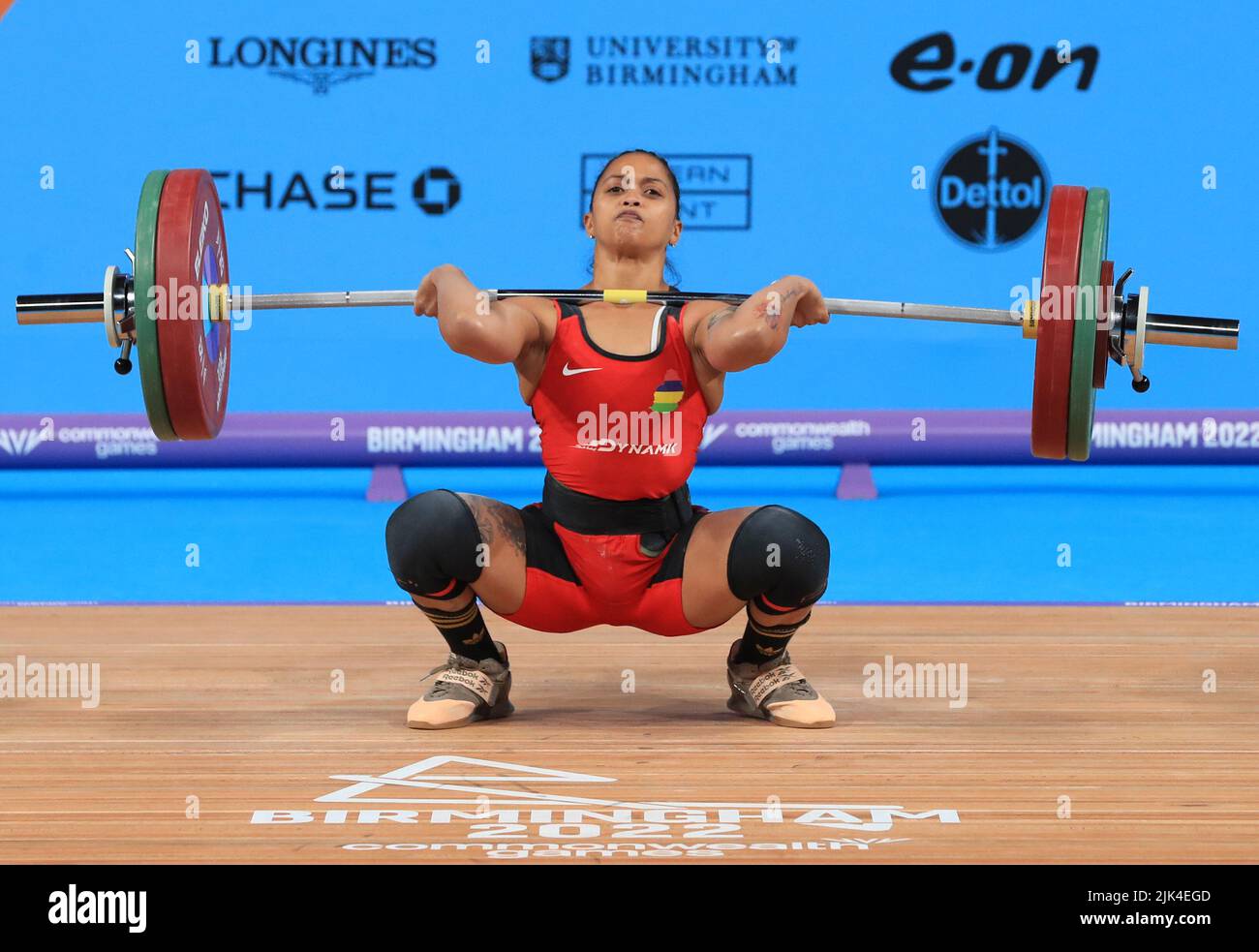 Marie Hanitra Roilya Ranaivosoa, de Maurice, en action lors du concours de musculation féminin 49kg au NEC le deuxième jour des Jeux du Commonwealth 2022 à Birmingham. Date de la photo: Samedi 30 juillet 2022. Banque D'Images