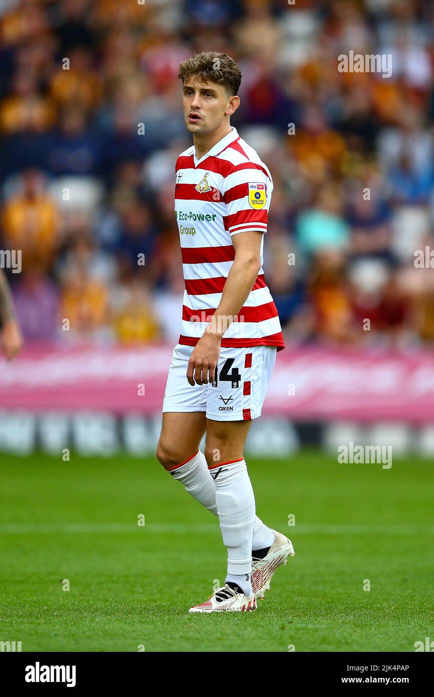 Stade de l'Université de Bradford, Bradford, Angleterre - 30th juillet 2022 Harrison Biggins (14) de Doncaster - pendant le jeu Bradford City v Doncaster Rovers, Sky Bet League Two, 2022/23, stade de l'Université de Bradford, Bradford, Angleterre - 30th juillet 2022 crédit: Arthur Haigh/WhiteRosePhotos/Alay Live News Banque D'Images