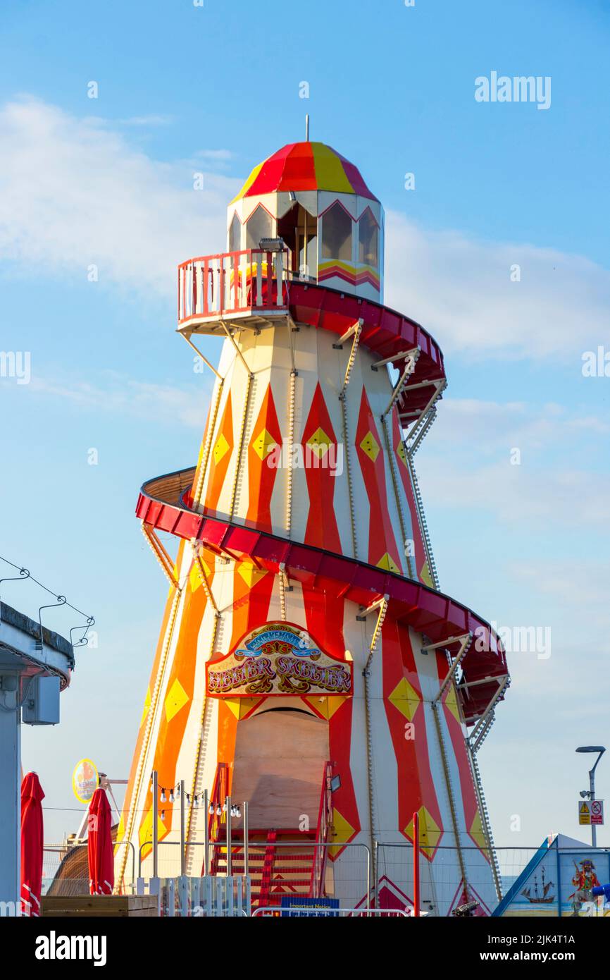 helter skelter slide sur la jetée à Bournemouth Dorset Royaume-Uni Banque D'Images