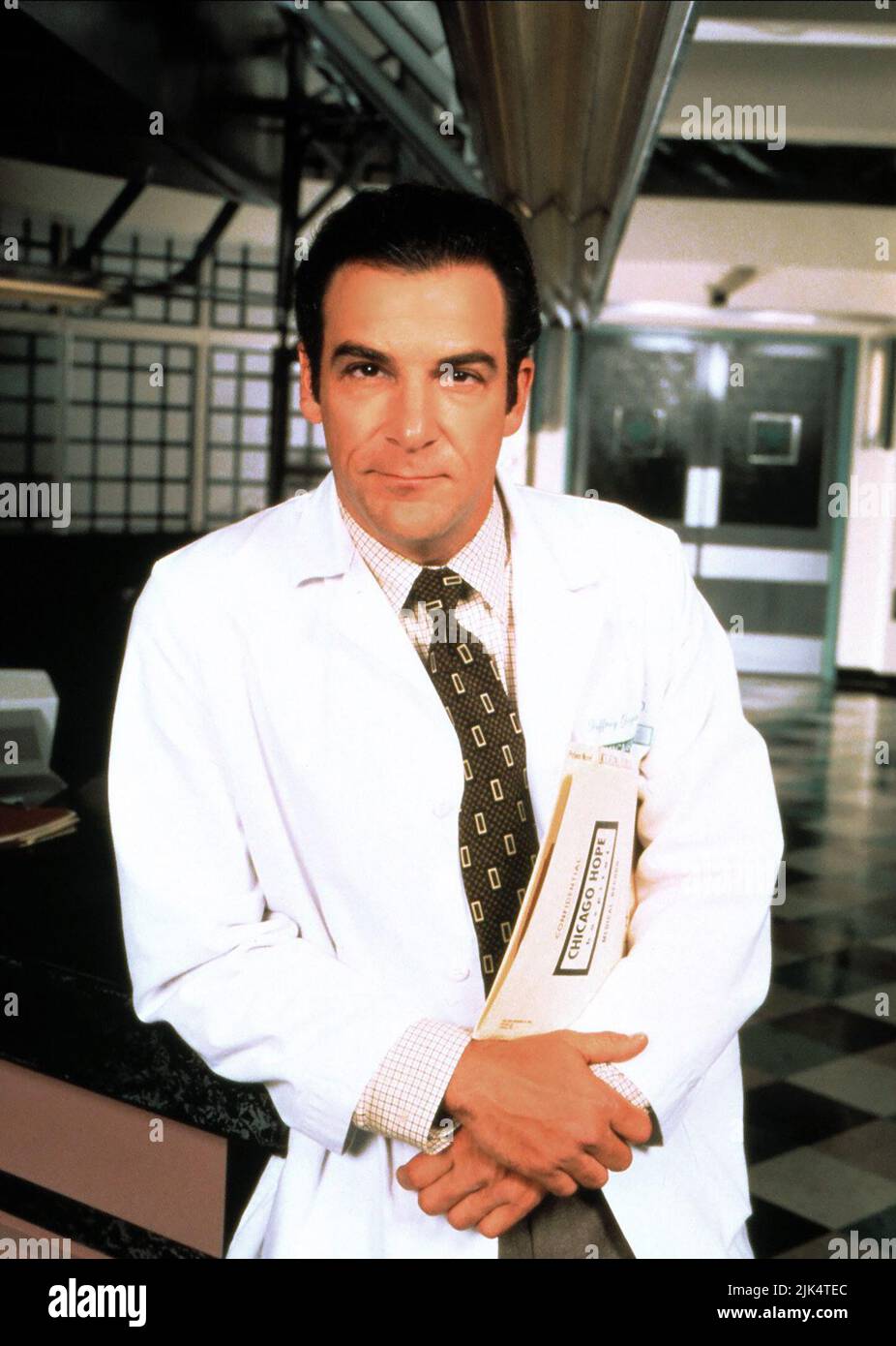 MANDY PATINKIN, CHICAGO HOPE, 1994 Banque D'Images