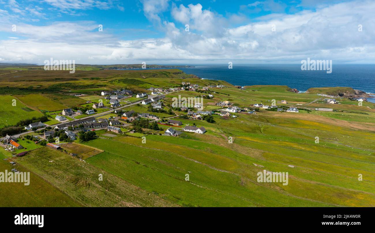 Vue aérienne du village d'Armadale sur la côte nord 500 en Écosse, Royaume-Uni Banque D'Images