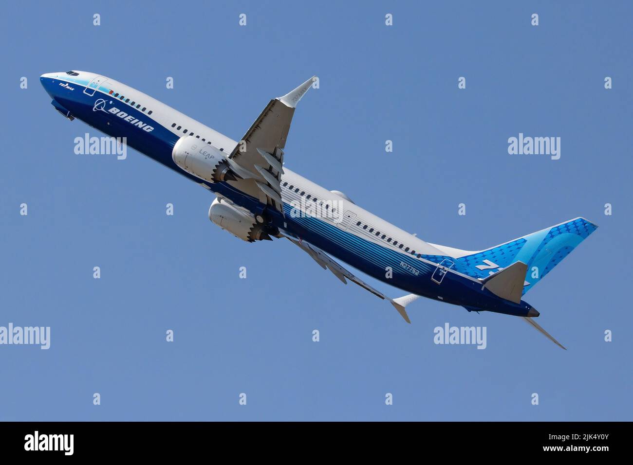 Boeing 737 MAX 10 exposé au Farnborough Air Show 2022. Elle aura besoin de secours de la législation sur la réforme de la certification si elle n'est pas certifiée d'ici 31/12 Banque D'Images
