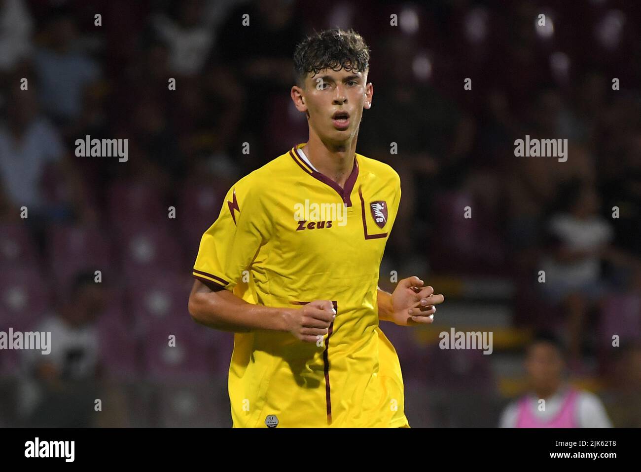 SALERNO, ITALIE - JUILLET 30 : Andrei Motoc de Salerntana pendant le Trophée Angelo Iervolino avec Adana Demirspor, Reggina 1914 et US Salerntana au Stadio A. Banque D'Images