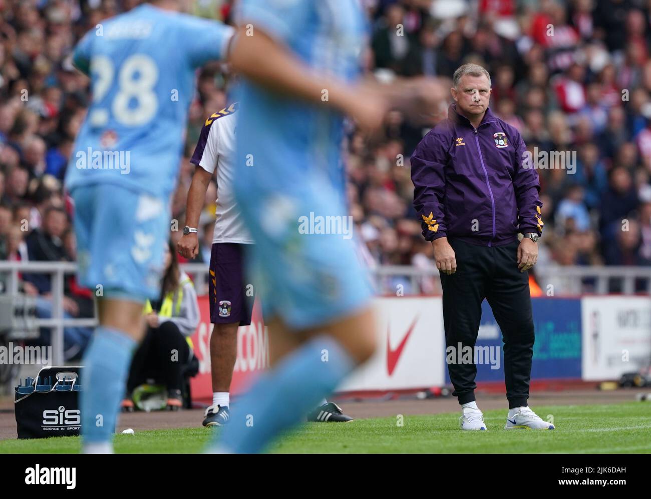 Mark Robins, directeur municipal de Coventry, sur le réseau pendant le match du championnat Sky Bet au stade de Light, Sunderland. Date de la photo: Dimanche 31 juillet 2022. Banque D'Images