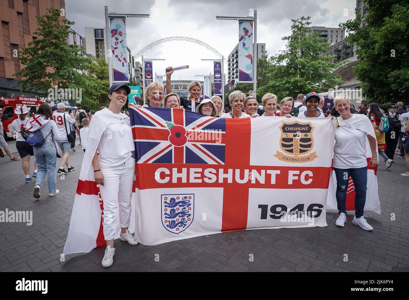 Euro 2022: Les fans arrivent au stade Wembley avant la finale du match des femmes de l'UEFA EURO Angleterre contre Allemagne. Londres, Royaume-Uni Banque D'Images