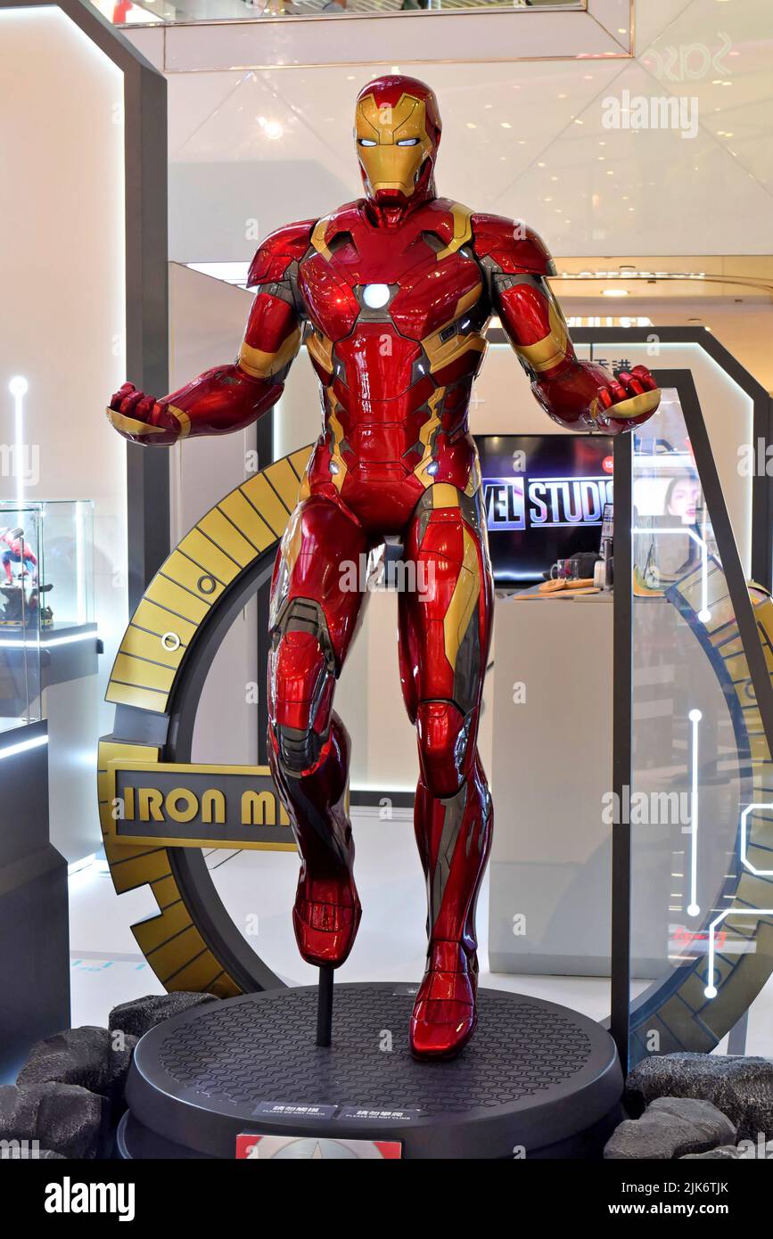 Modèle de Marvel Avenger Iron Man MK50 exposé dans une salle de shopping Banque D'Images