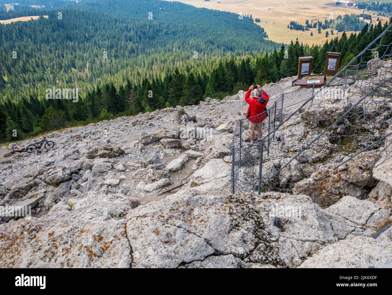 Fort Spitz Verle : fortification autrichienne de la première Guerre mondiale située au sommet de Pizzo di Levico- Levico terme, Trentin-Haut-Adige, Italie Banque D'Images