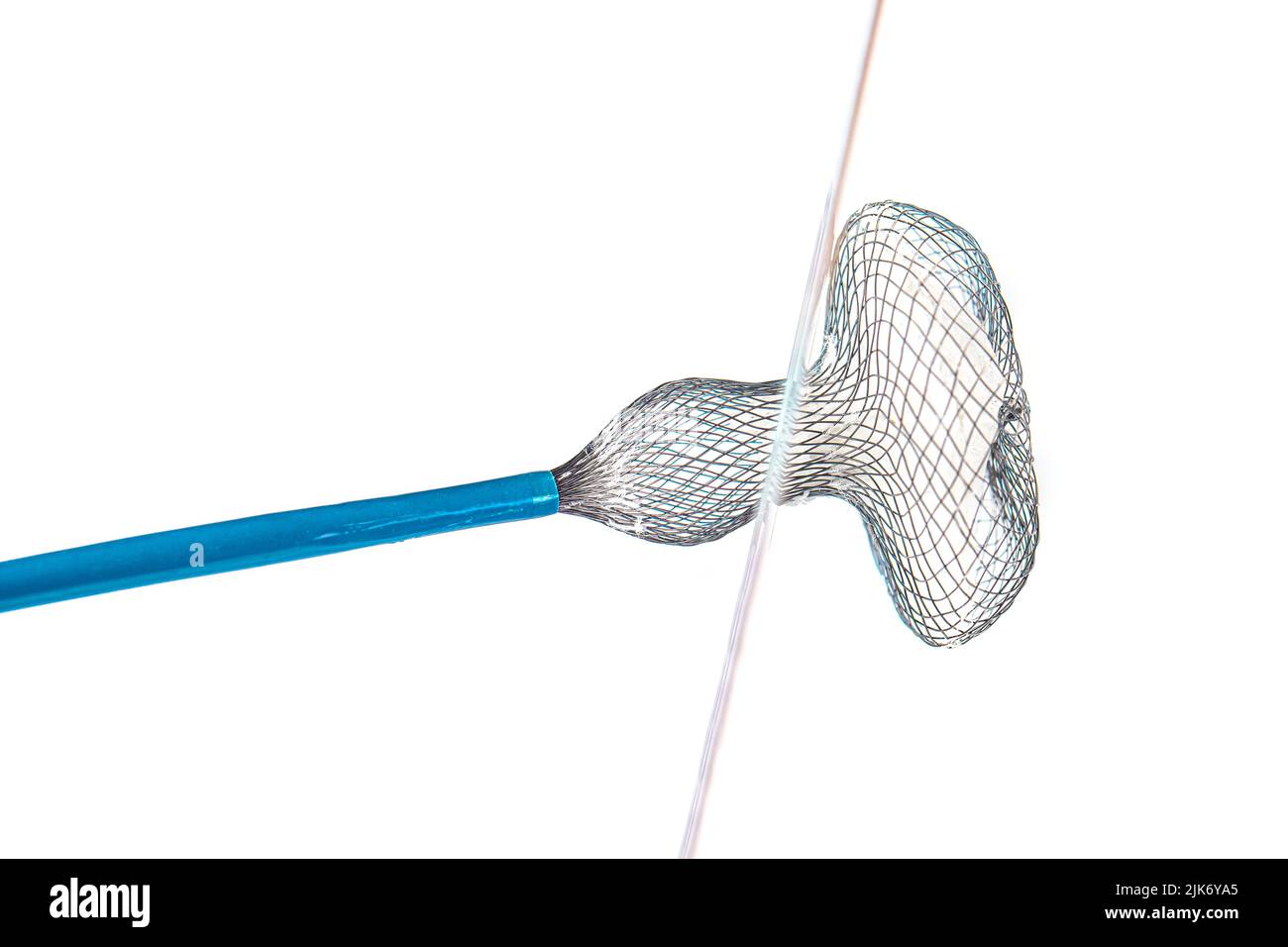 Défékt. Septal atrial. Dispositifs pour les procédures de cardiologie invasive. Dispositif de fermeture de la communication interauriculaire sur fond blanc. Banque D'Images