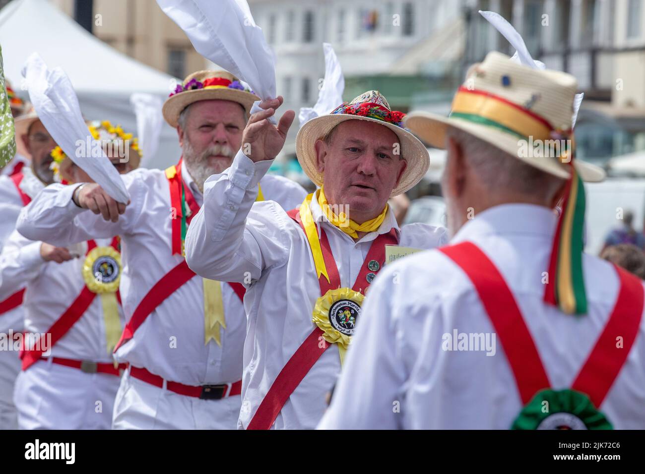 Sidmouth, Royaume-Uni. 31st juillet 2022 l'Esplanade de Sidmouth accueille des dizaines de troupes folkloriques et de danse Morris du monde entier, Tony Charnock/Alamy Live News Banque D'Images