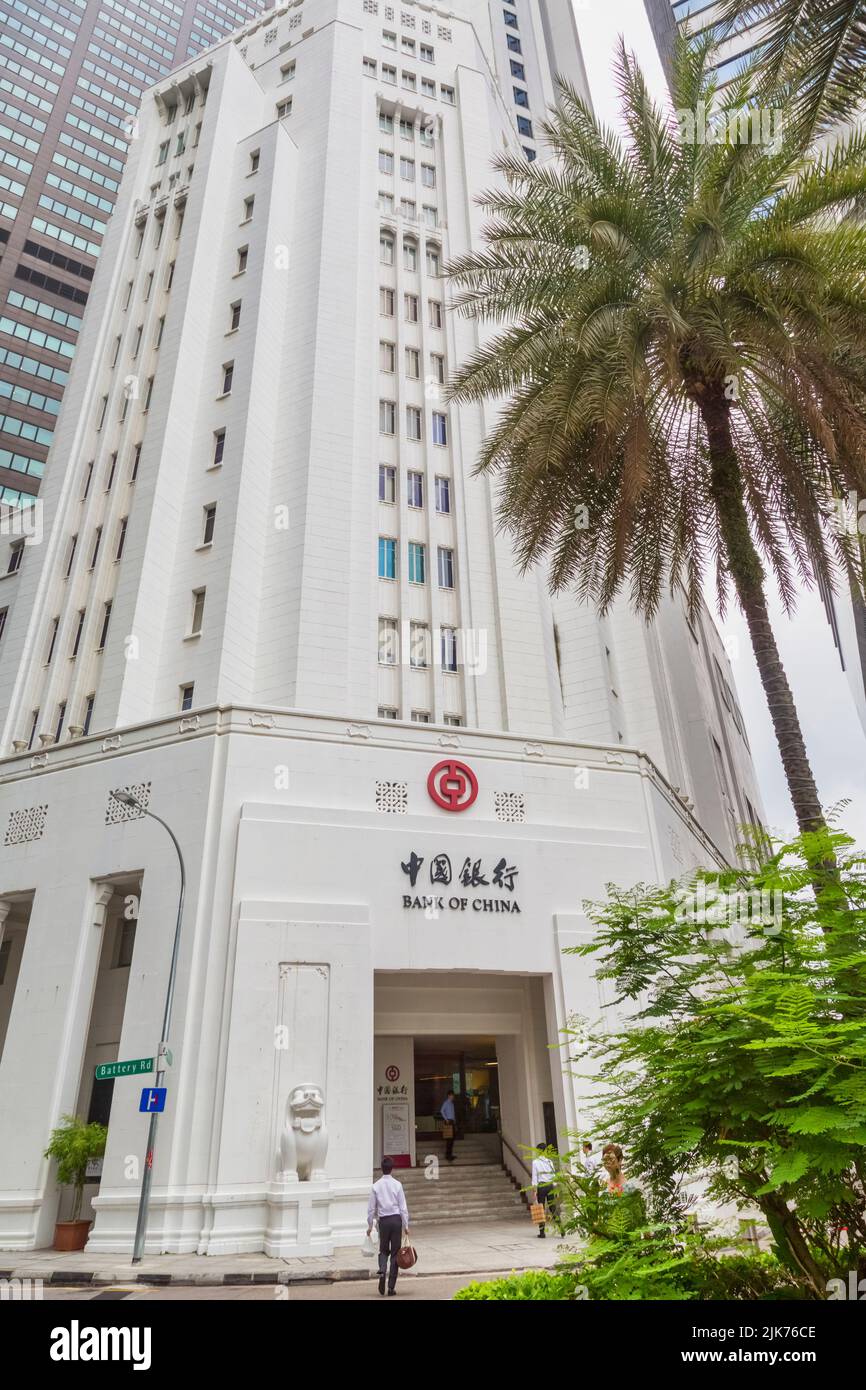 Banque de Chine, Battery Road, Singapour. Le bâtiment moderniste date de 1954 et a été conçu par Palmer et Turner de Hong Kong. Les lions de protection Banque D'Images
