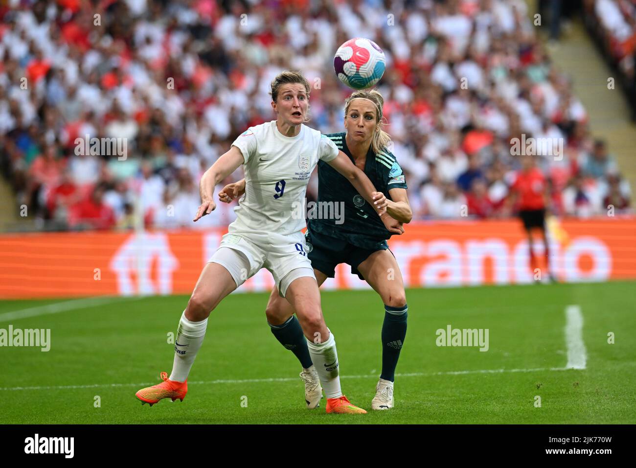 Londres, Royaume-Uni. JUILLET 31st. Ellen White, d'Angleterre, combat avec Kathrin Hendrich, d'Allemagne, lors du match de l'UEFA Women's European Championship entre l'Angleterre et l'Allemagne au Wembley Stadium, à Londres, le dimanche 31st juillet 2022. (Credit: Pat Scaasi | MI News) Credit: MI News & Sport /Alay Live News Banque D'Images